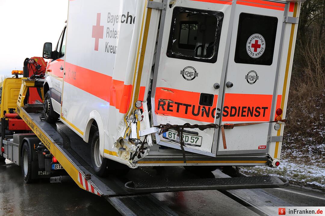 Mehrere Unfälle wegen Schneeglätte bei Döhlau