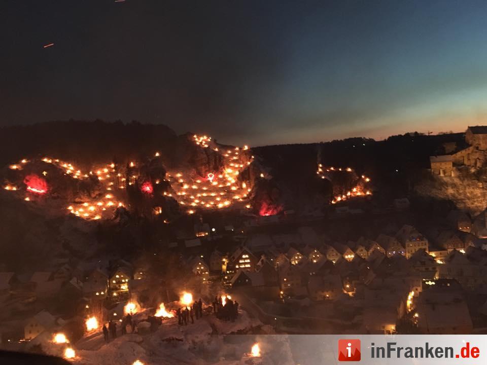 Beschluss der Ewigen Anbetung in Pottenstein - Lichterfest  in der Fränkischen Schweiz