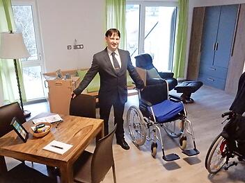 ASB-Geschäftsführer Sebastian Beetz in einem der neuen Appartements Foto: Reinhard Löwisch