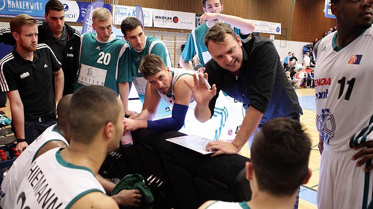 Coach Ivan Pavic und seine "jungen Wilden" aus Baunach haben sich als Aufsteiger in der ProA viel Respekt verschafft. Foto: sportpress