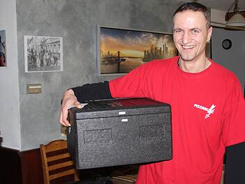 Lieferte am Karfreitag nur ein paar Thunfisch-Pizzen mehr aus als sonst: Sven Streubel. Foto: Ralf Kestel