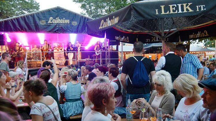 Die "Partyteufel" begeisterten das Publikum mit fetziger Musik.