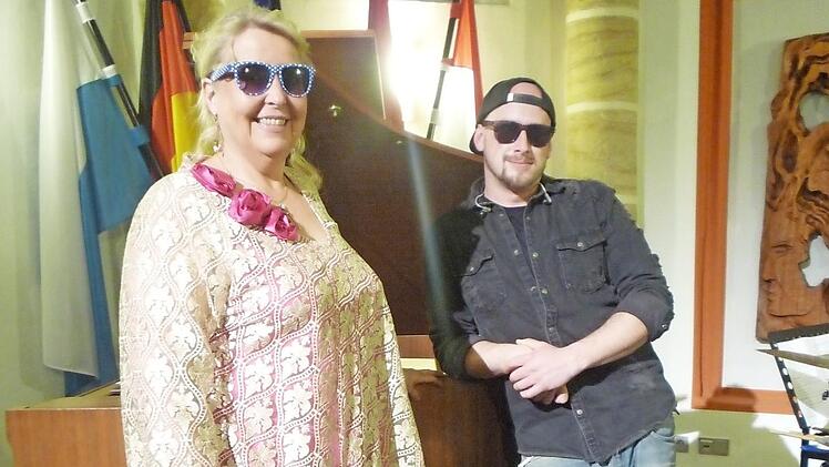 Die Pianistin Annette Hölzl und der Schlagzeuger Marius Hamann aus Stuttgart musizieren zusammen als "Duetto Traversale".  Foto: E. Görner