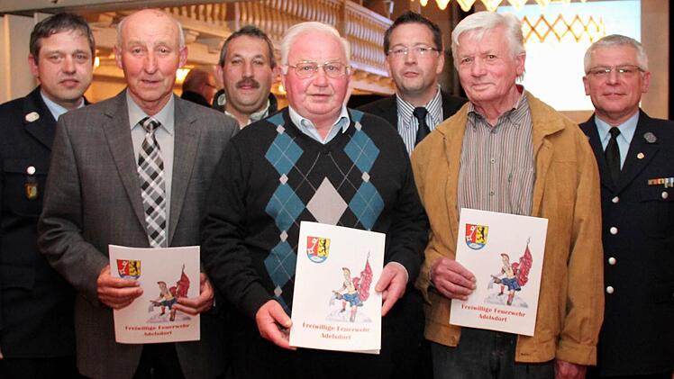 Die Geehrten, von links Kommandant Jürgen Hörrlein, Konrad Geier, Jürgen Feiler, Lorenz Mönius, Bürgermeister Karsten Fischkal, Hans Stillrich, Vorstand Hans Mönius