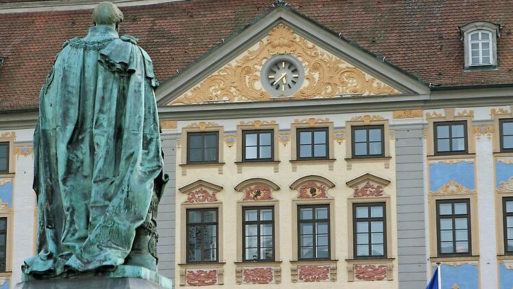 Wer sitzt im Coburger Rathaus künftig auf dem Chefsessel? Nach 24 Jahren geht mit dem Rückzug von Norbert Kastner eine Ära zu Ende.