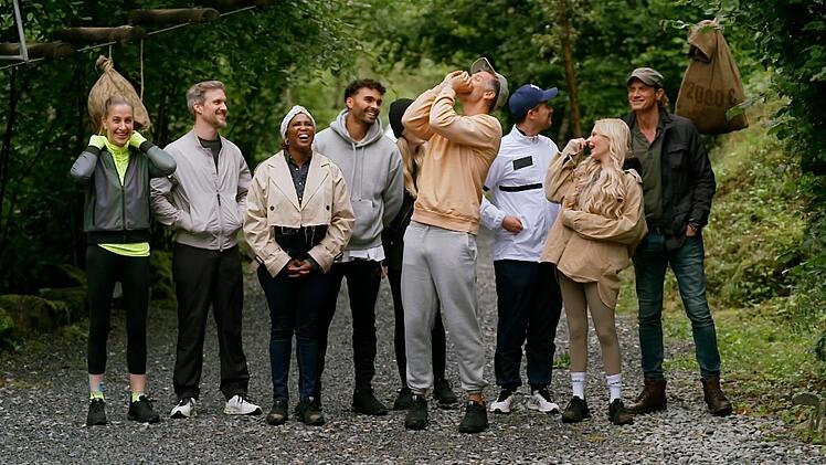 Kurzer Beweis von Teamgeist: Bei der Mission im Klettergarten erspielen die neun verbliebenen Mitspieler 7.700 Euro.