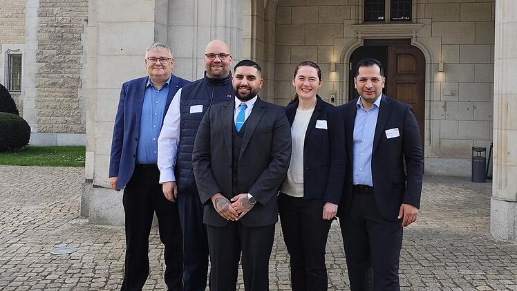 Kitzinger Zugbegleiter ist Bayerischer "Eisenbahner mit Herz"