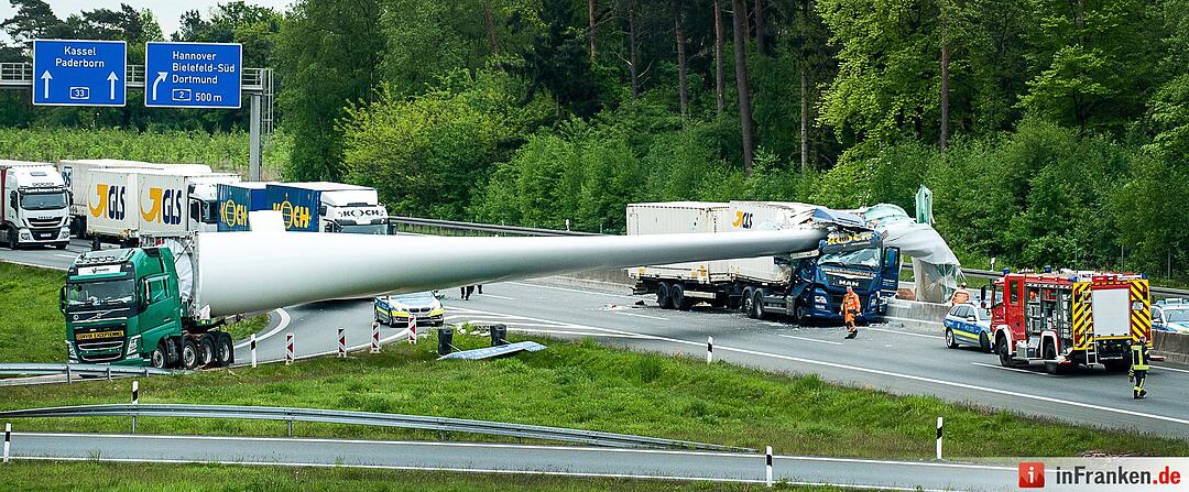 Windradflügel verrutscht nach Auffahrunfall