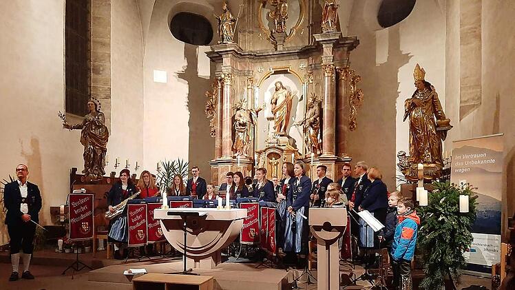 Auch die jungen Musikerinnen und Musiker der Bläserklasse durften beim Konzert mitwirken.