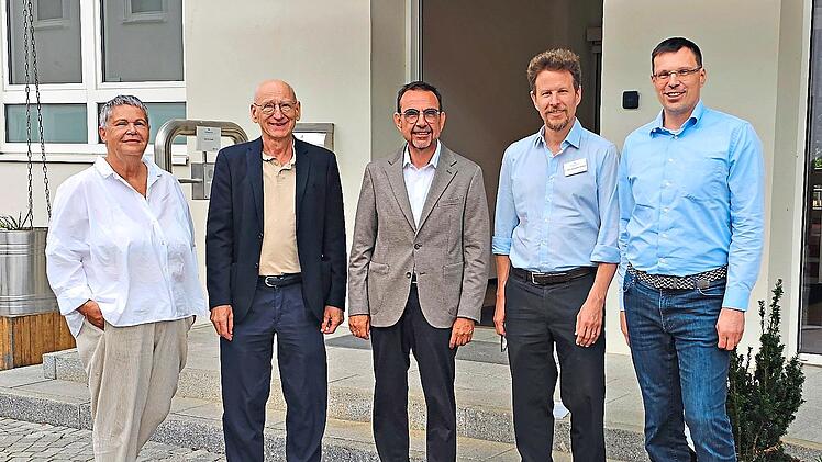 Unser Bild zeigt (von links) Birgit Winzek, Dr. Joachim Galuska, Klaus Holetschek, Dr. J&ouml;rg-Hilmar Deubner und Michael Lang. Philipp Moritz