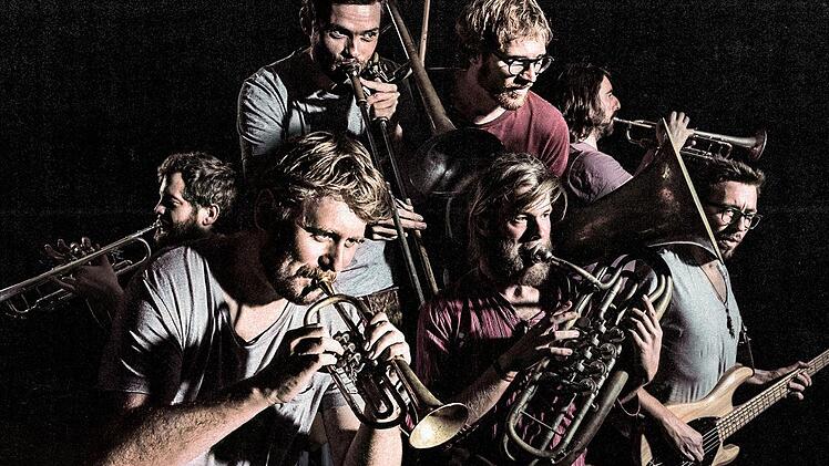LaBrassBanda eröffnen den 19. Tambacher Sommer.  Es folgen Vanessa Mai,   Matthias Reim, Milow, Hans Söllner, die Spider Murphy Gang und Jan Josef Liefers mit seiner Band Radio Doria. Veranstalter