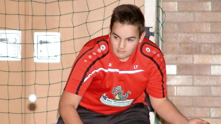 Die zweite Mannschaft des SV Hummendorf hat in der Bezirksklasse C Süd vorzeitig die Meisterschaft errungen. Beim 8:8 beim SV Fischbach II blieb zum wiederholten Male der junge Lukas Trukenbrod ungeschlagen und gewann zusammen mit Jonas Trukenbrod das Doppel und anschließend seine zwei Einzel. Foto: Hans Franz