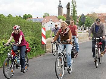 In Richtung Westen mit dem Fahrrad, wie diese Gruppe aus Hallstadt? Bis Unterpreppach führt ein Radweg, dann aber ist Schluss. Die Jesserndorfer wünschen sich eine Anbindung. Foto: Ralf Kestel