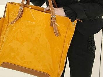 Handtaschen können gar nicht groß genug sein, findet Verena Pohl. Schließlich muss dort ja das halbe Leben hineinpassen!