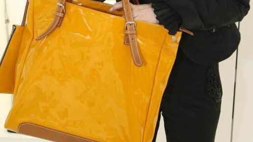 Handtaschen können gar nicht groß genug sein, findet Verena Pohl. Schließlich muss dort ja das halbe Leben hineinpassen!