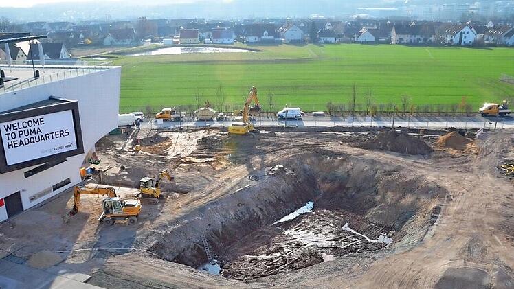 Großbaustelle Puma Plaza. Hier entsteht das "Puma House".  Fotos: Bernhard Panzer