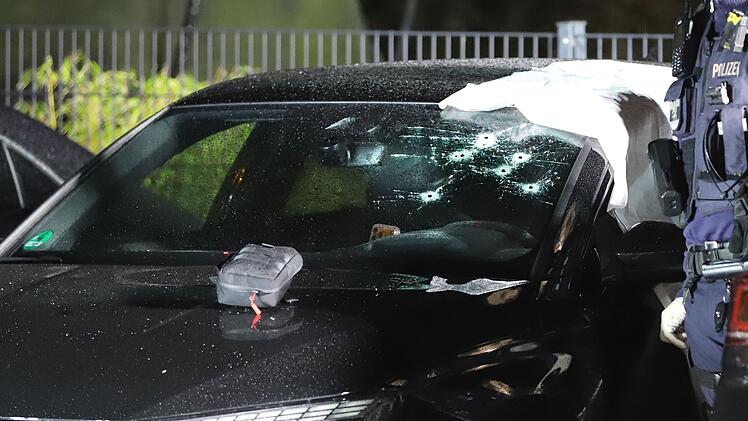 Er sa&szlig; im Auto: 36-J&auml;hriger in K&ouml;ln angeschossen
