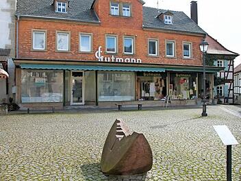 Im ehemaligen Schlecker (links) will Nancy Stahl einen Drogeriemarkt eröffnen.  Foto: Thomas Malz