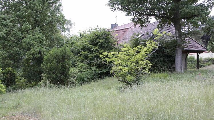 Die ehemalige Hornschuch-Villa wird abgerissen. An dieser Stelle könnten Sozialwohnungen entstehen. Foto: Josef Hofbauer