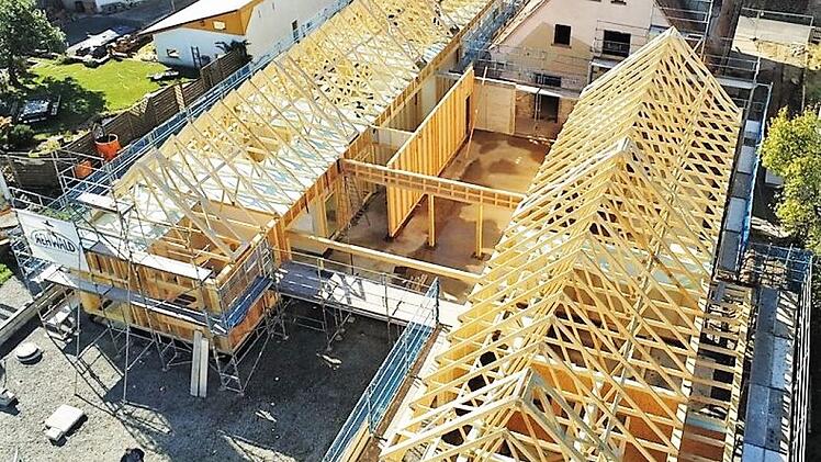 Luftaufnahme der im Ausbau befindlichen Kindertagesstätte in Thulba. Foto: Hutzelmann