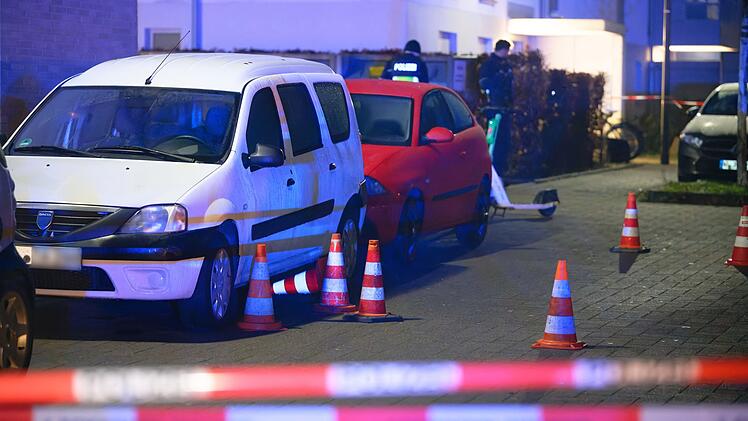 Männer nahe Veranstaltungshalle in Köln angeschossen