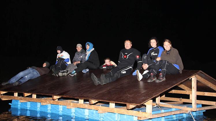 Warten auf die Retter... Foto: Helmut Will