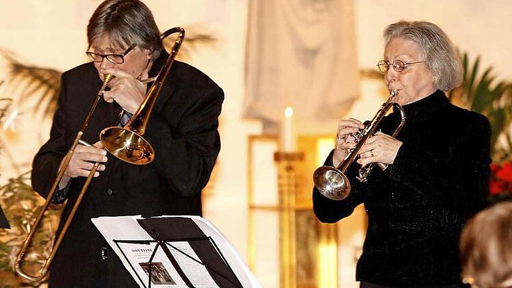 Meister ihres Faches: Anna Freemann (rechts), die auf ihrer Barocktrompete Weltruhm erlangte und Harry Ries, Professor für Posaune und Soloposaunist. Fotos: Günther Geiling