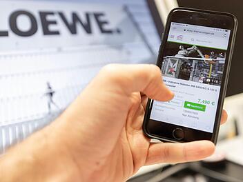 Auf dem Online-Flohmarkt Ebay-Kleinanzeigen verkauft ein Zwischenhändler seit Mitte November Maschinen, die zuvor in der Verpackungsstrecke von Loewe eingesetzt wurden.  Foto: Marian Hamacher
