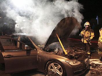 Der Wagen qualmte gewaltig  Foto: Josef Hofbauer