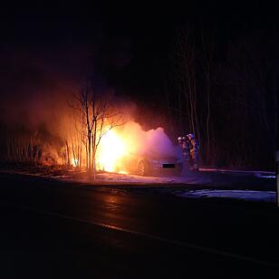 Oberfranken: Brandstiftung in Serie – mehrere Autos und Container brennen