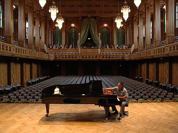Das Festival Kissinger Sommer soll Strahlkraft entfalten und den Namen der Stadt bei einem interessanten Publikum vermarkten.  Foto: Siegfried Farkas