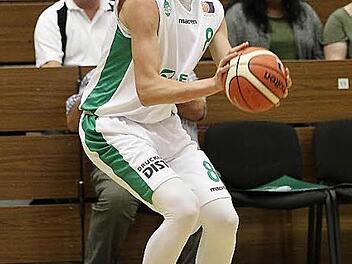 Arnoldas Kulboka war beim klaren 100:81-Heimsieg gegen Dresden mit 29 Punkten, davon sechs Dreier, der offensiv herausragende Spieler der Baunach Young Pikes. Foto: sportpress