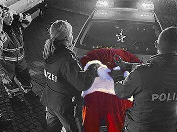 Festnahme vom Weihnachtsmann: Polizei Mittelfranken überrascht mit Weihnachts-Post