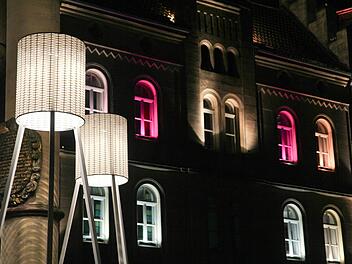 Die Lichtinstallation Melchior-Otto-Platz. Schätzungsweise 90 000 Menschen haben "Kronach leuchtet" dieses Jahr besucht. Foto:Michael Gründel