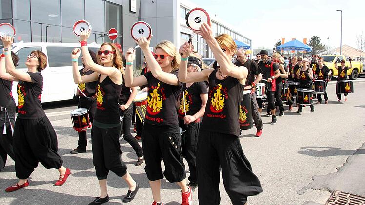 Die ansässigen Betriebe hatten sich viel einfallen lassen, um sich beim Tag der offenen Tür vorzustellen. Foto: Richard Sänger