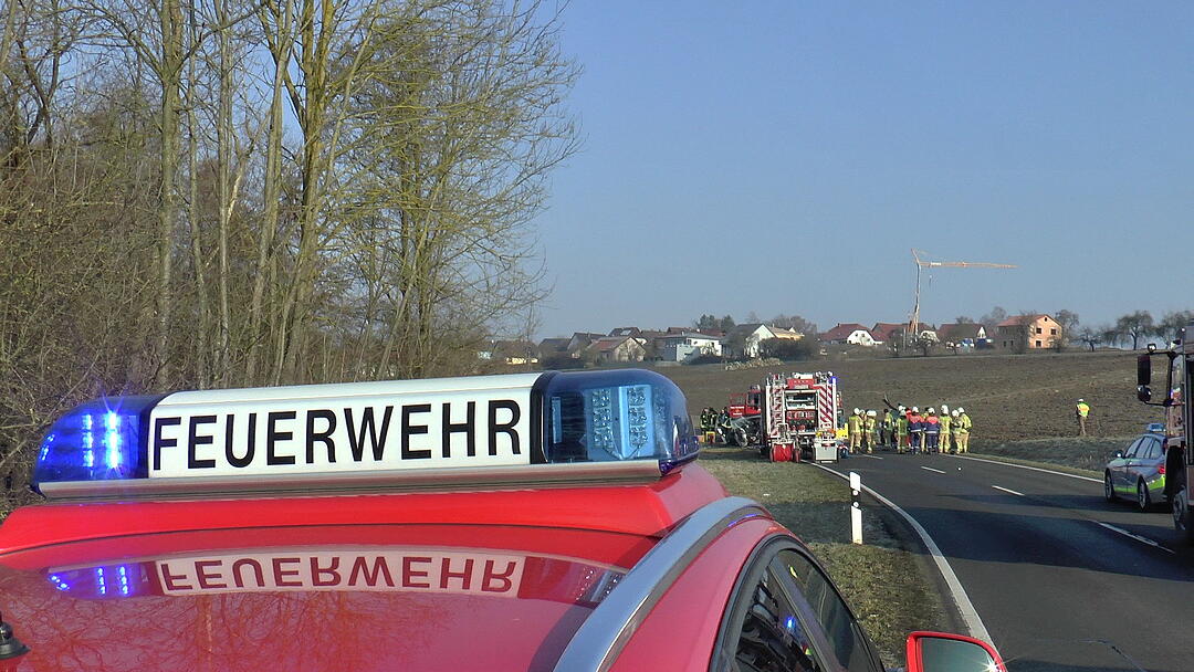 Kreis Haßberge: 29-Jährige stirbt bei schwerem Frontal-Crash