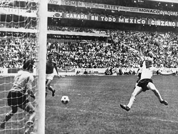 Ex-Nationalspieler Karl-Heinz Schnellinger im Alter von 85 Jahren gestorben