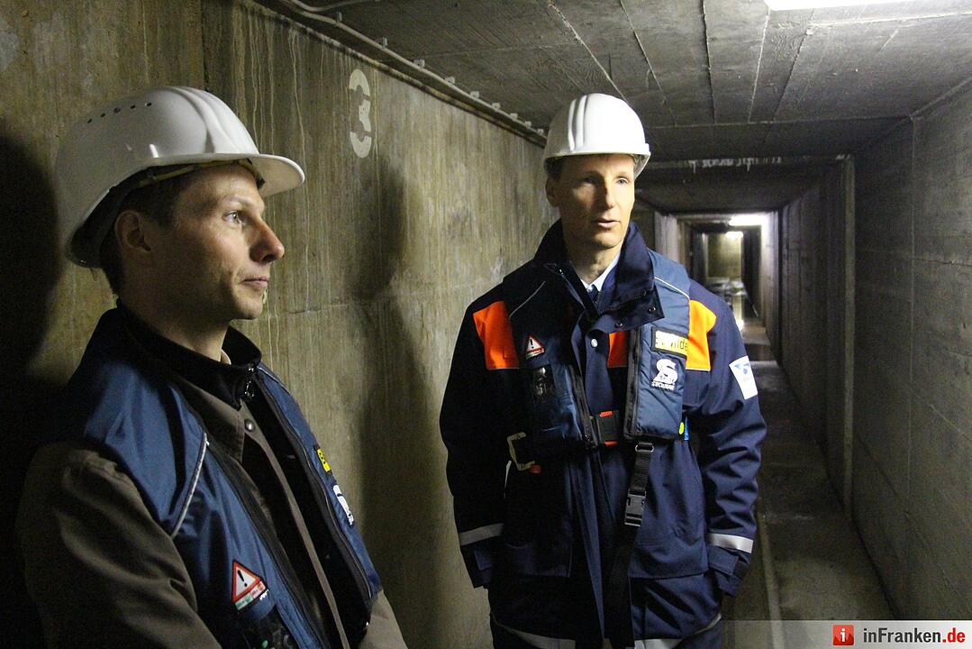 Auf Foto-Tour im  Inneren der Schleuse Erlangen