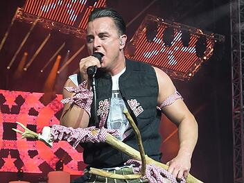 In Coburg und Aschaffenburg wird der Volksmusiker Andreas Gabalier bald rocken. Symbolfoto: Silas Stein/dpa