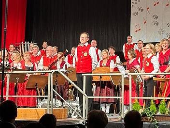 Die Jugend- und Trachtenkapelle Neunkirchen am Brand hat bei ihrem Weihnachtskonzert diesmal das Motto &bdquo;T&auml;nze&ldquo; gew&auml;hlt.