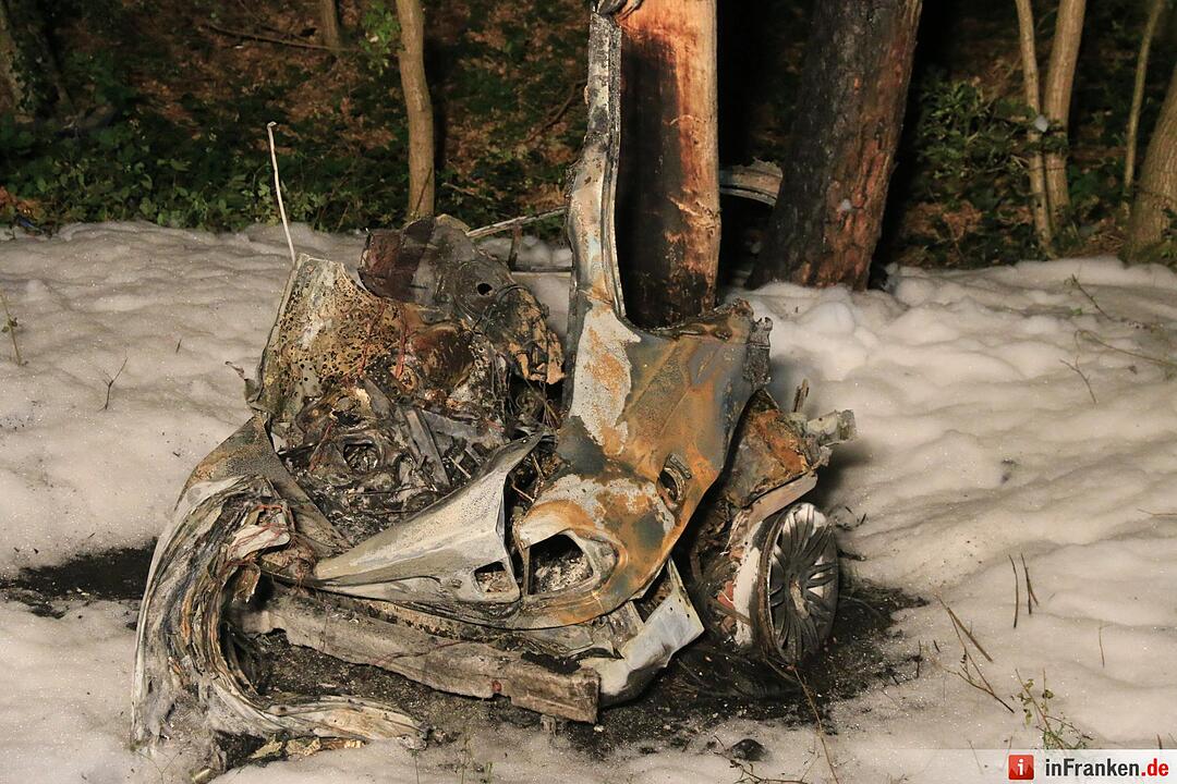 Tödlicher Unfall bei Boxbrunn: Pkw wird zerfetzt