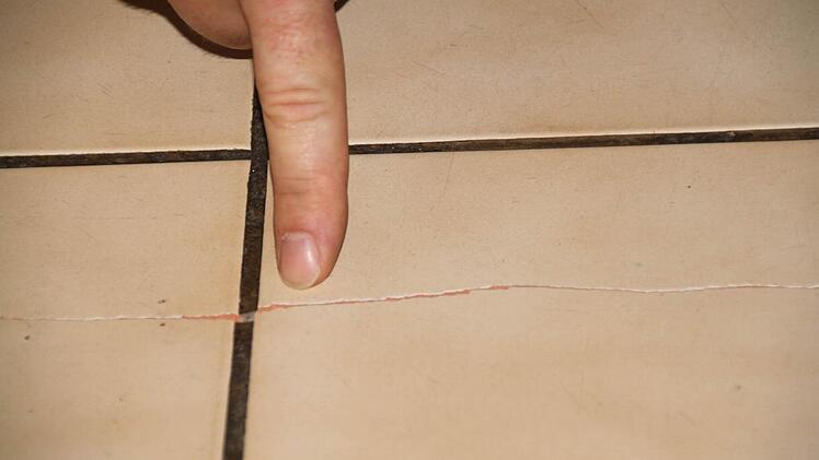 Risse in den Fließen...