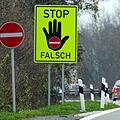 Ein 35-Jähriger flüchtete am Samstagmittag vor der Polizei auf der A9 bei Hof. Allerdings fuhr er in die falsche Richtung als Geisterfahrer. Symbolfoto: Armin Weigel/dpa