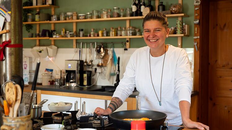 Im Kochumfeld f&uuml;hlt sich Diana Burkel besonders wohl.