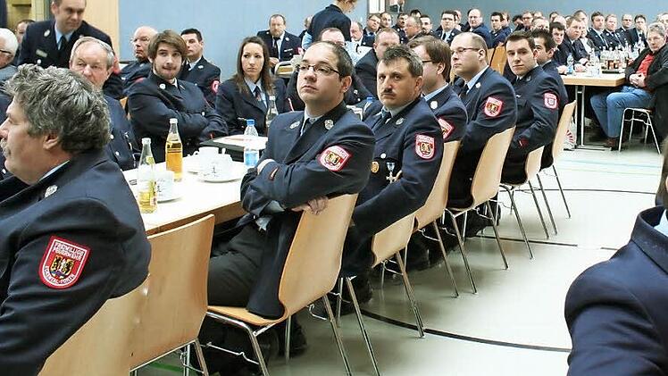 Zahlreich waren Kommandanten und Führungskräfte der Feuerwehren nach Wachenroth gekommen.  Fotos: Evi Seeger