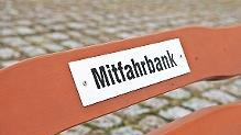 Eine Mitfahrbank in Bräuningshof