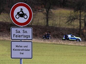 Gegen das Fahrverbot für Motorradfahrer an Wochenenden und Feiertagen am Würgauer Berg (Landkreis Bamberg) liegt dem Verwaltungsgericht in Bayreuth eine Klage vor.  Foto: News5/Merzbach