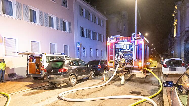 Feuer im Altenheim: E-Roller brennt in Tiefgarage