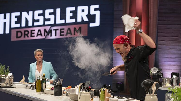 Im zweiten Kochgang (Kalbsroulade, karibische Art) holte Ralf Zacherl gegen Alina Meissner-Bebrout einen knappen Sieg für "Hensslers Dreamteam".