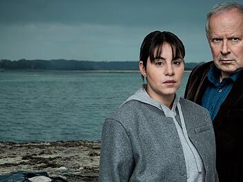 Im "Tatort: Borowski und das ewige Meer" arbeiten Klaus Borowski (Axel Milberg) und Mila Sahin (Almila Bagriacik) zum drittletzten Mal zusammen. Sie treffen in einem Kieler Krimi rund um Umweltkativismus auf geheimnisvolle Gegner.